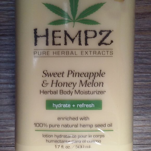 Hempz Sweet Pineapple & Honey Melon Sanitizer Set - Picture 4 of 6